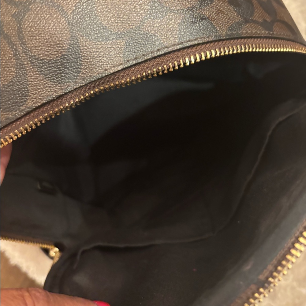Large Court Backpack In Signature Canvas - Picture 6 of 12